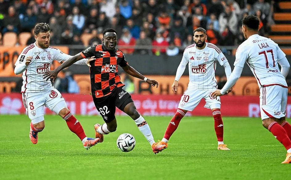 Lorient vs Brest (22:15 – 19/10/2025) | Xem lại trận đấu