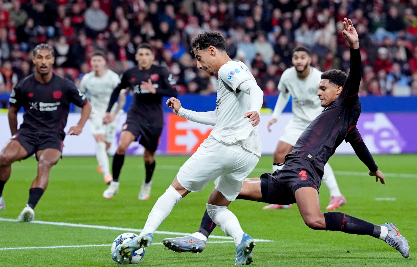 Bayer Leverkusen vs PSV Eindhoven (02:00 02/10/2025) | Xem lại trận đấu