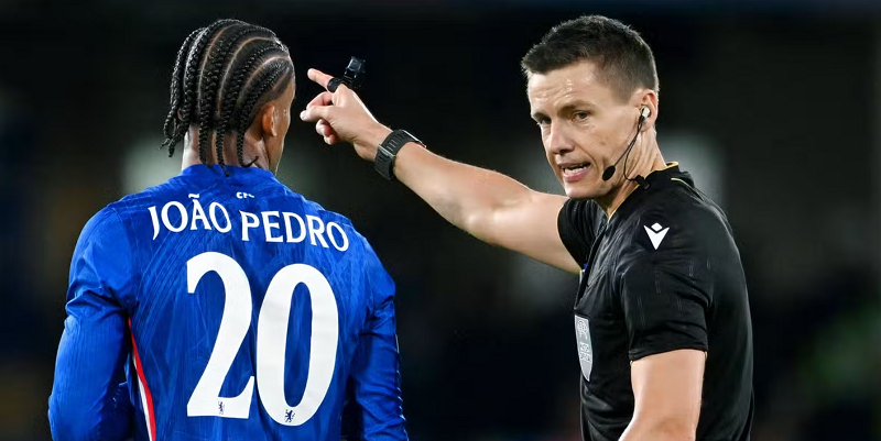 Chelsea thắng sát nút, Mourinho cay đắng trong ngày trở lại Stamford Bridge